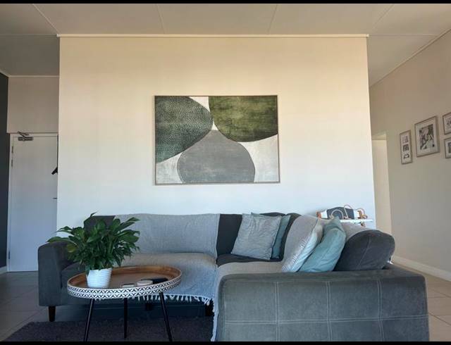 2 BEDROOM APARTMENT FOR SALE IN SANDOWN